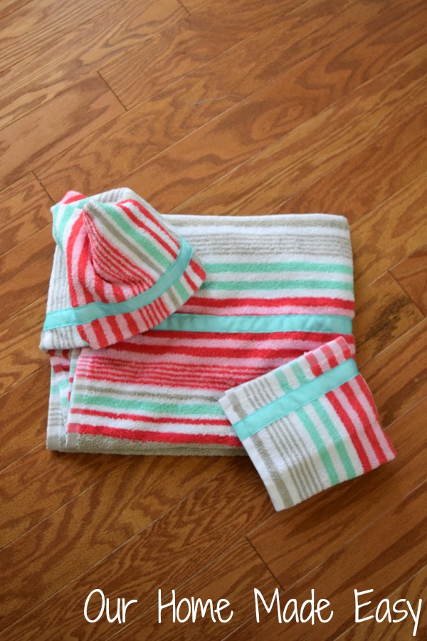 These hooded towel sets are adorable homemade baby gifts that will make baby bath time even more fun.