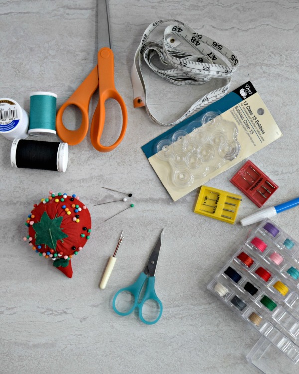 Thinking of learning how to sew? Pick up these 15 affordable items and you''ll have the must haves for sewing beginners!  Click to see the list!