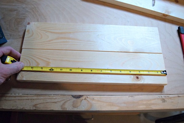 Drill the pocket holes into the pre-cut pieces of wood for your DIY wood tray