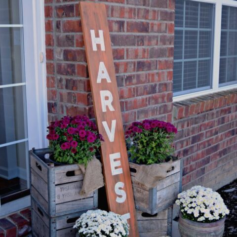 A small front porch decorated for fall! Includes a few DIY projects with easy home decor that any busy mom can knock out during naptime!