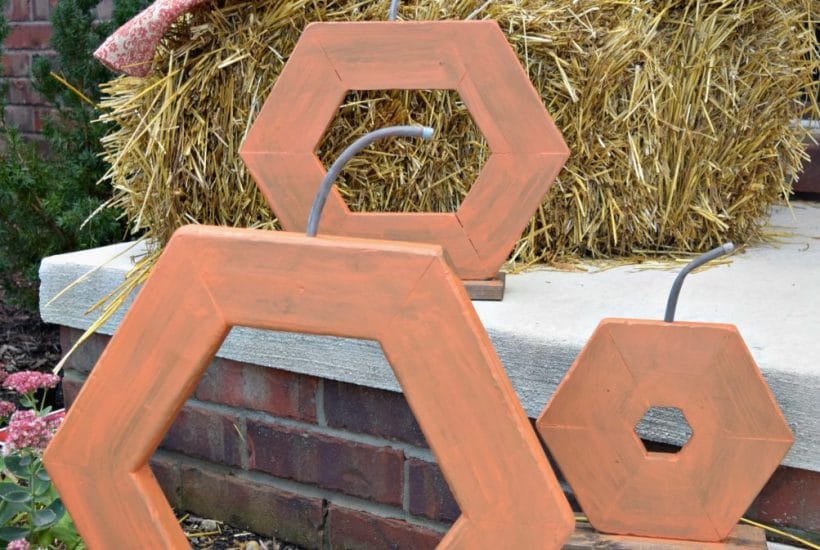 Use leftover lumber for these cute (and easy) pumpkins! Perfect for farmhouse decor or add some paint for extra color! Click to see how to make them!