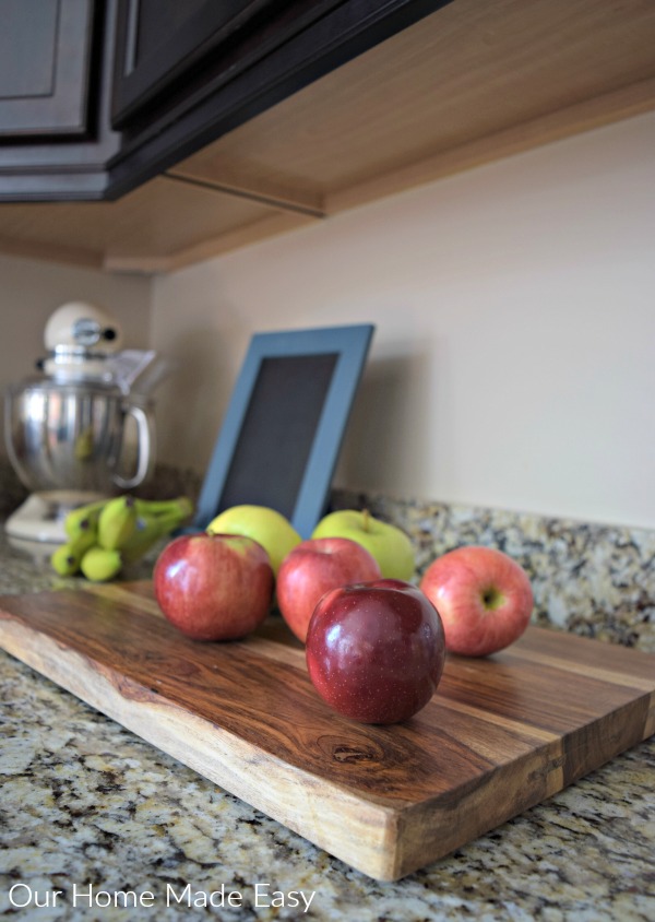 Fresh red delicious and granny smith apples are the best for this apple hand pie recipe