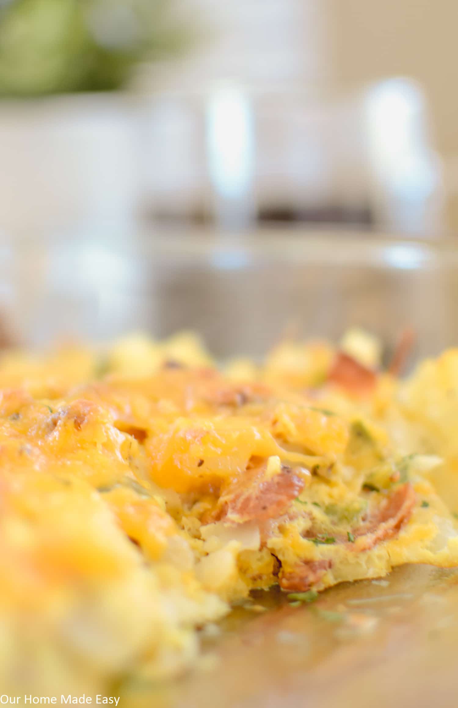 you can make this easy breakfast casserole with either sausage or bacon