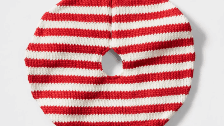 Tree Skirt-Red and White