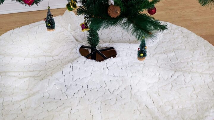 Tree Skirt White/Snowy with patterns