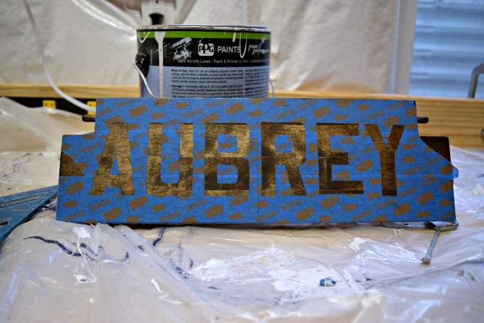 A super easy way to paint letters perfectly! This how to stencil uses free tools! Chlick to see how you can do it!