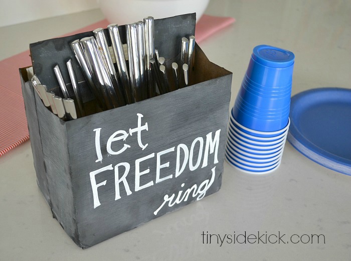 picnic in style with this Let Freedom Ring utensil holder that's perfect for grill-outs and parties
