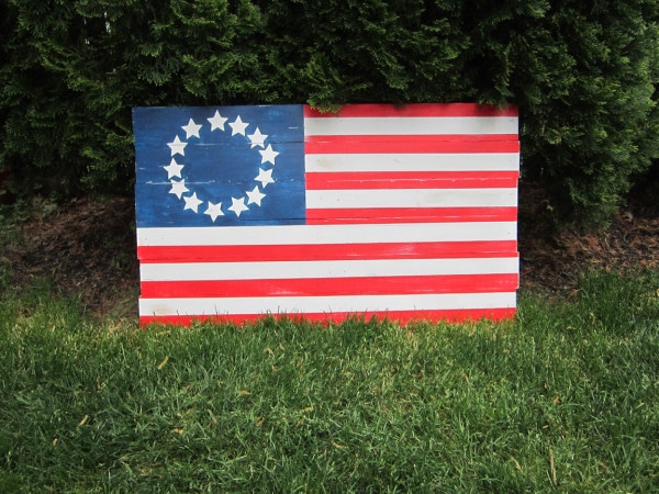 recreate a pottery barn favorite with this wooden flag tutorial