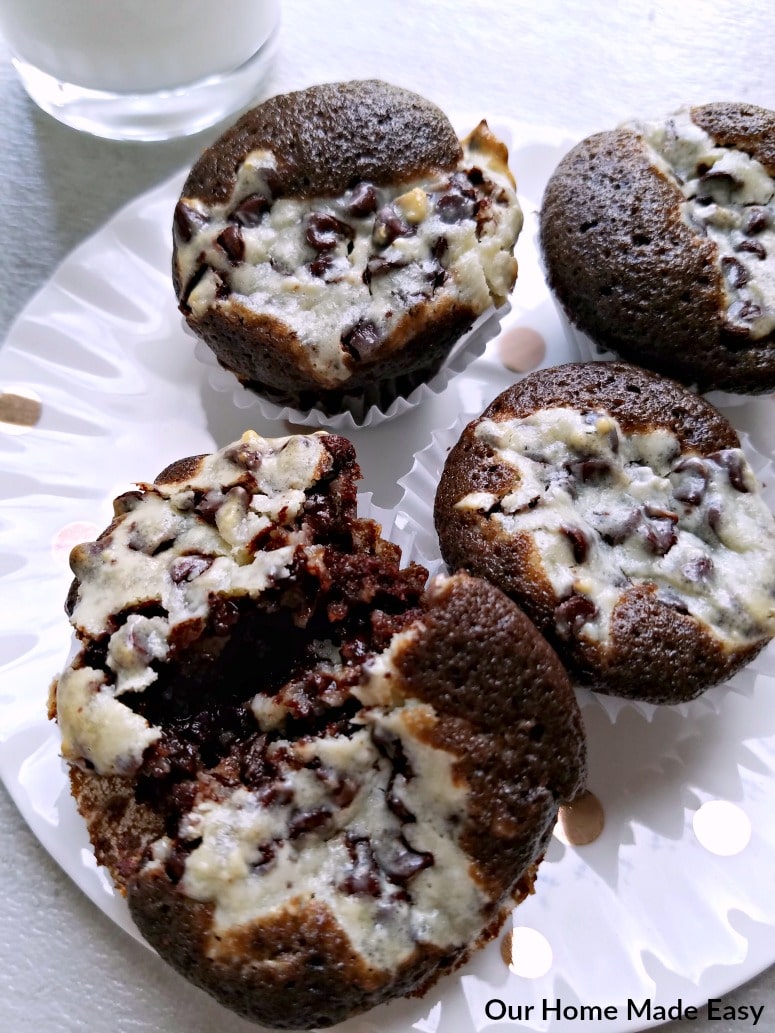 Creamy cheesecake and rich brownie married together in these sweet mini cheesecakes