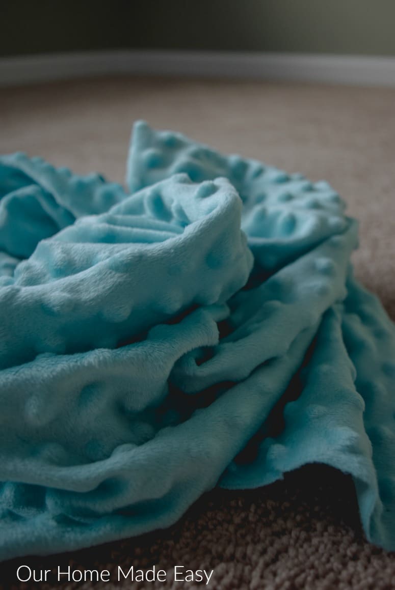 This super soft baby blanket is the perfect homemade baby gift for anyone expecting a new baby