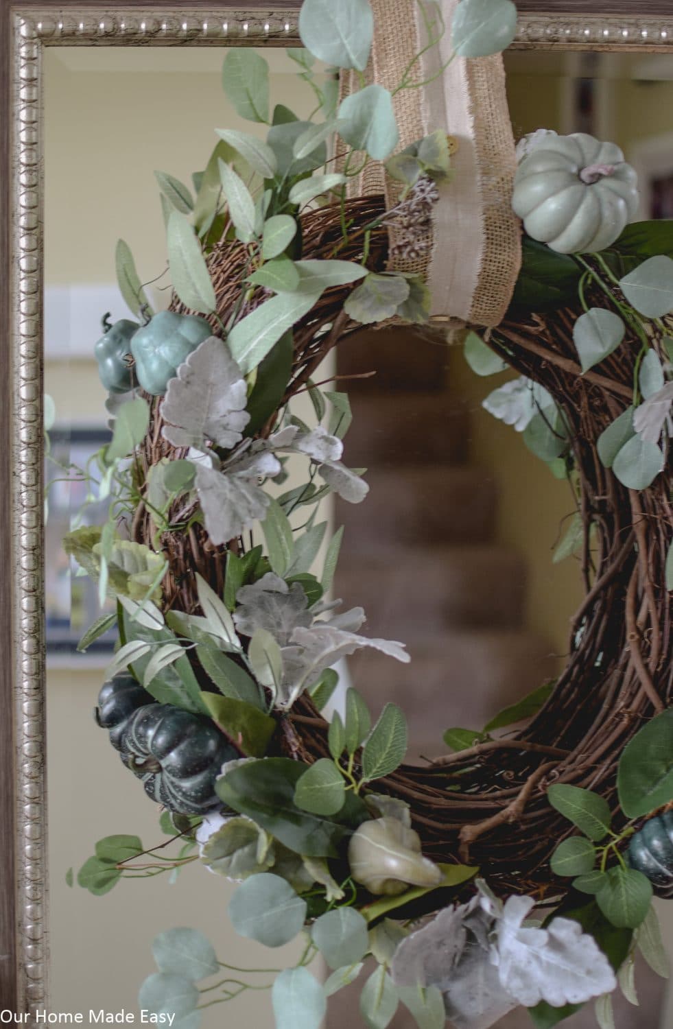 1-Hour Fall Craft Ideas: this easy fall wreath is perfect for neutral fall decor styles.