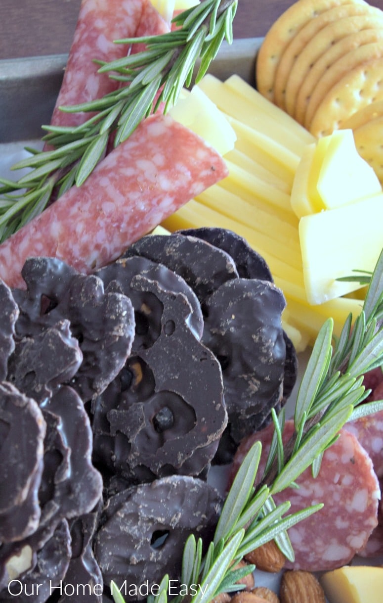 This is the easiest charcuterie you'll ever make! It's perfect for no bake recipe that you can make in just a few minutes! Click to see the recipe!