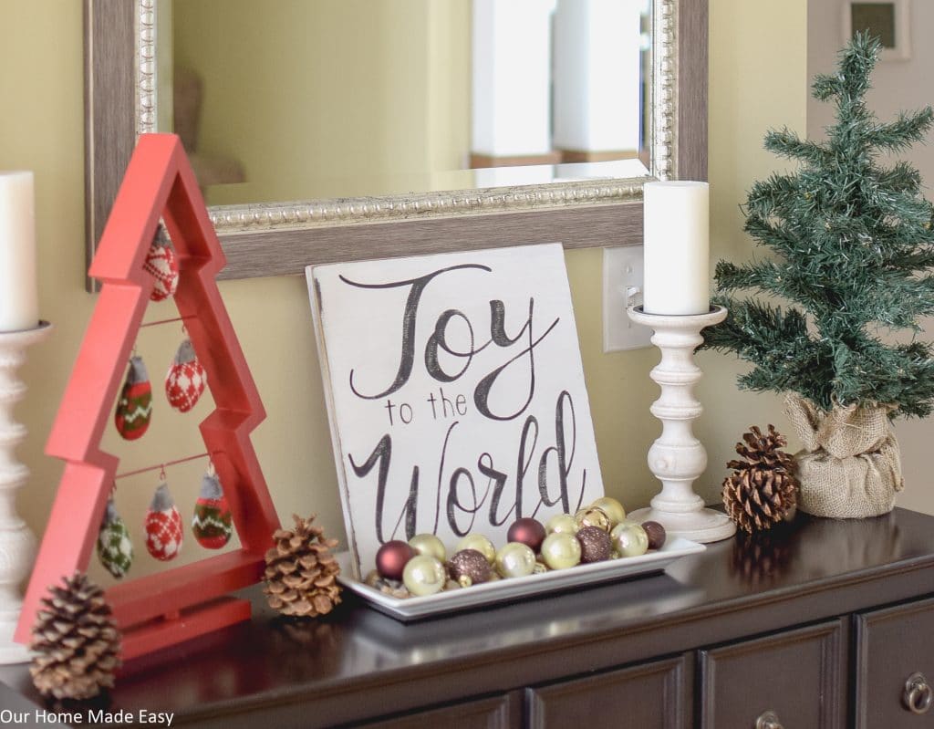 A Simple Christmas Entryway