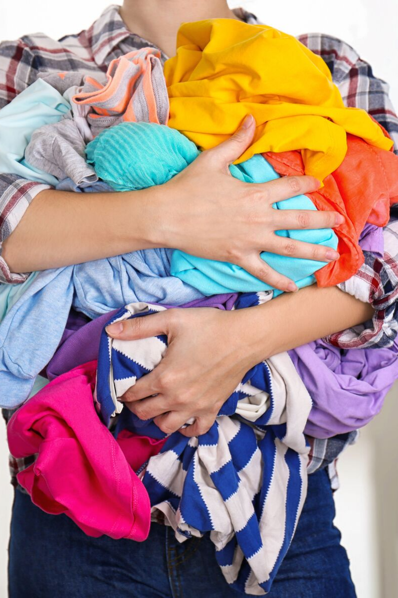 Landry day can be overwhelming for any mom, but these tips to make laundry easier will help with the chaos!