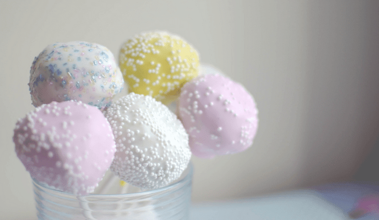 Super Easy Cake Pops [Easter Dessert Recipe]