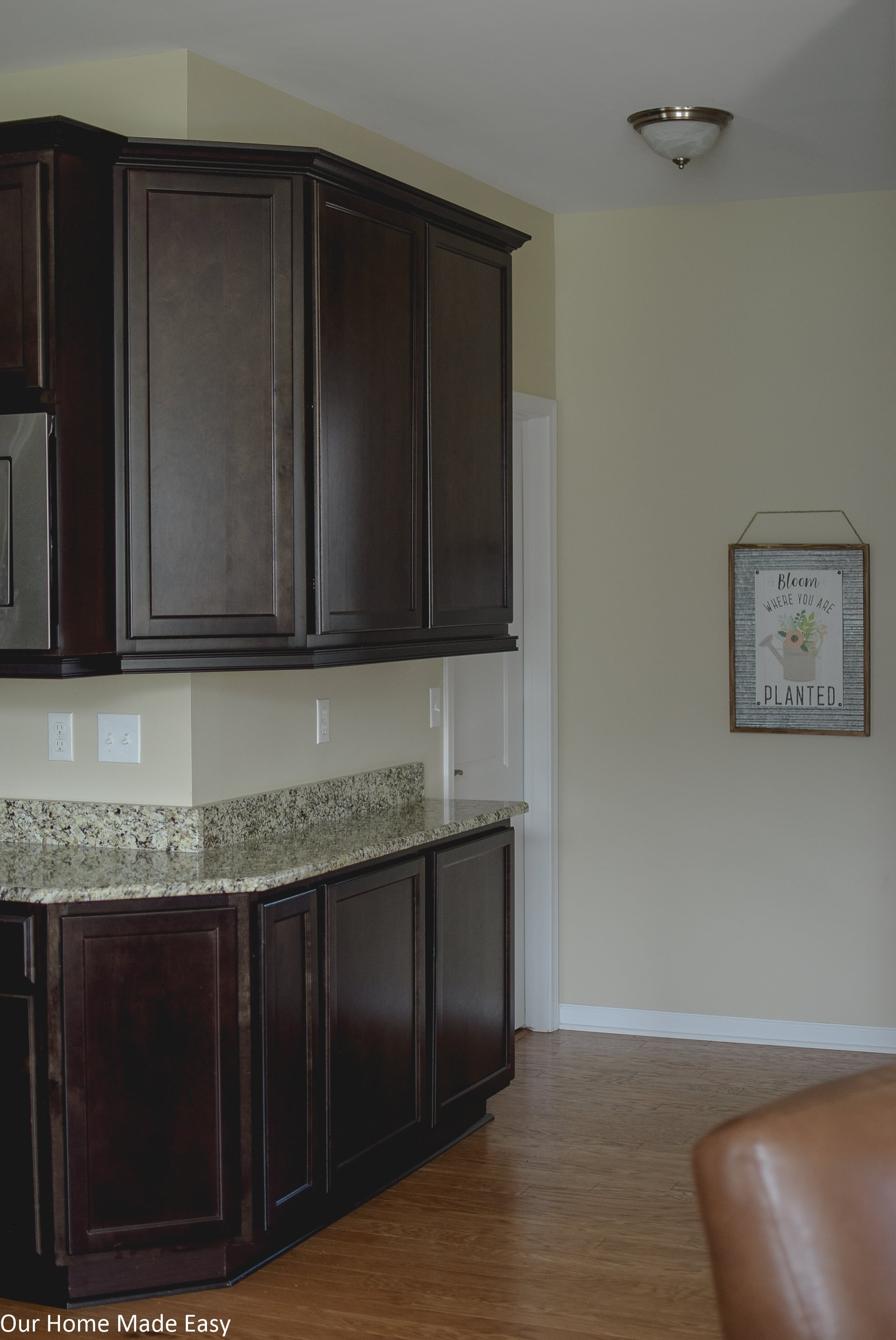  Clean Kitchen Cabinets 