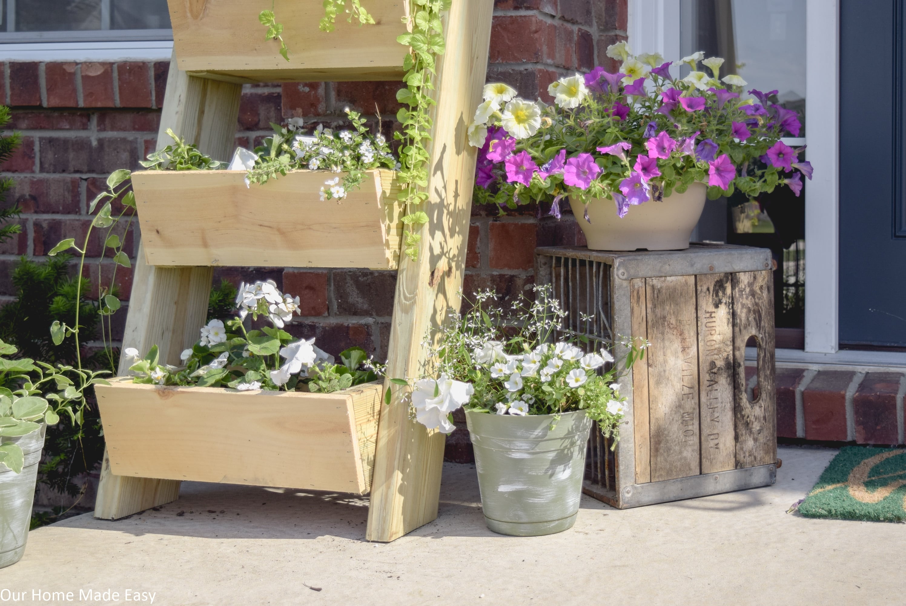 Sell your home fast by upping your curb appeal with front porch decor