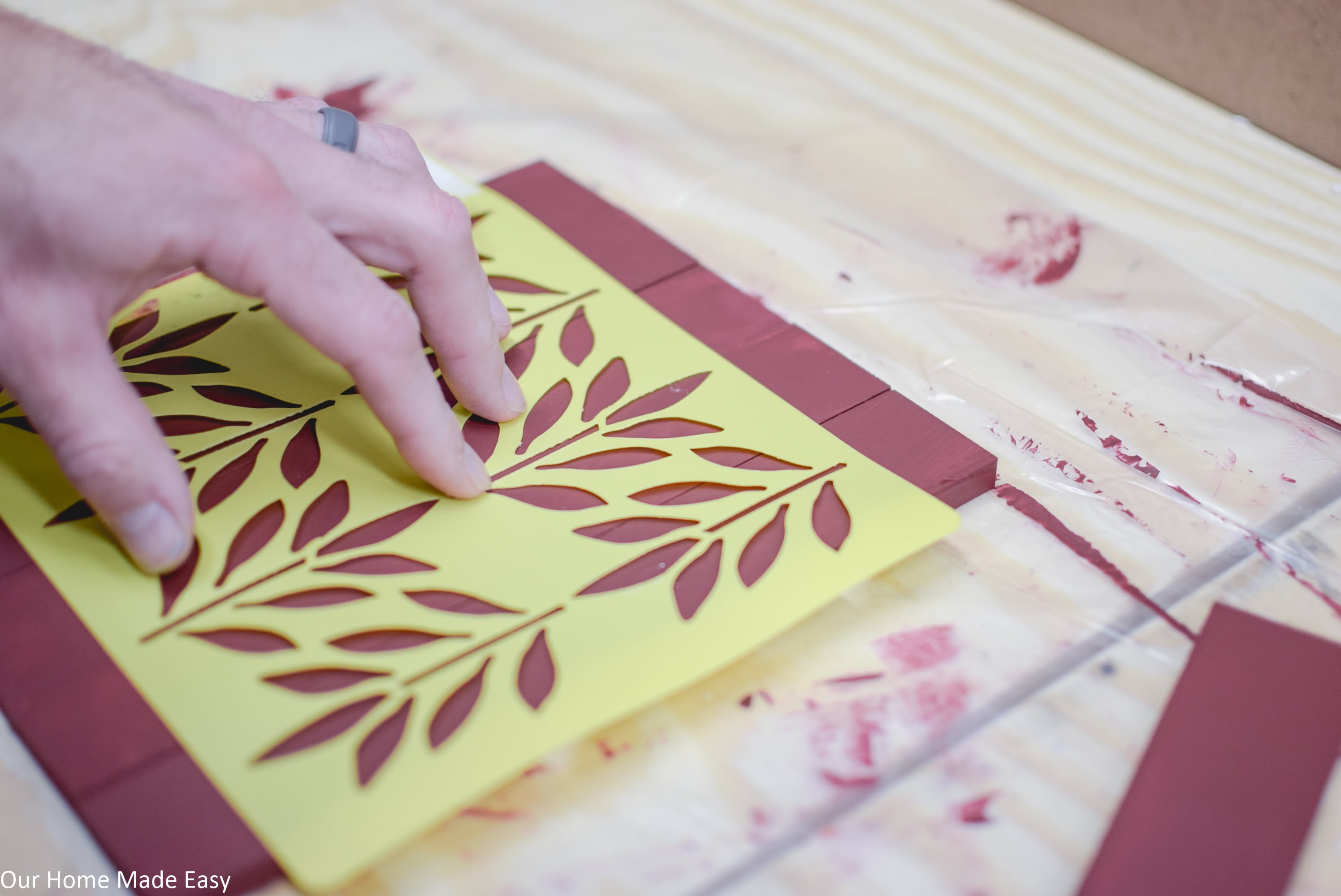 Use stencils to decorate your wood picture frame