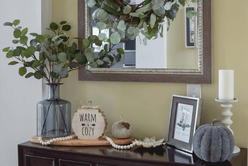 Small accent pieces are the perfect way to add some fall decor to your home