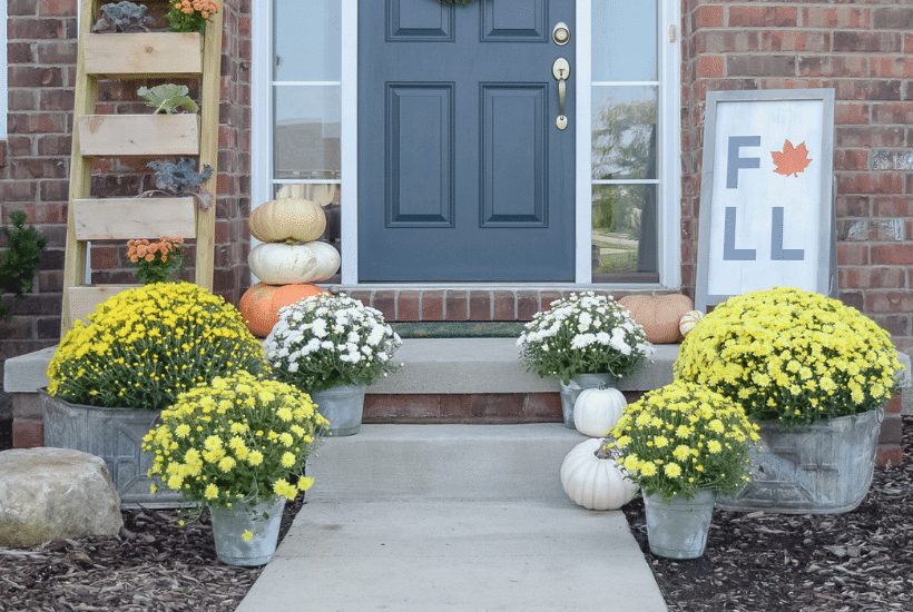 Simple Fall Front Porch with Mums