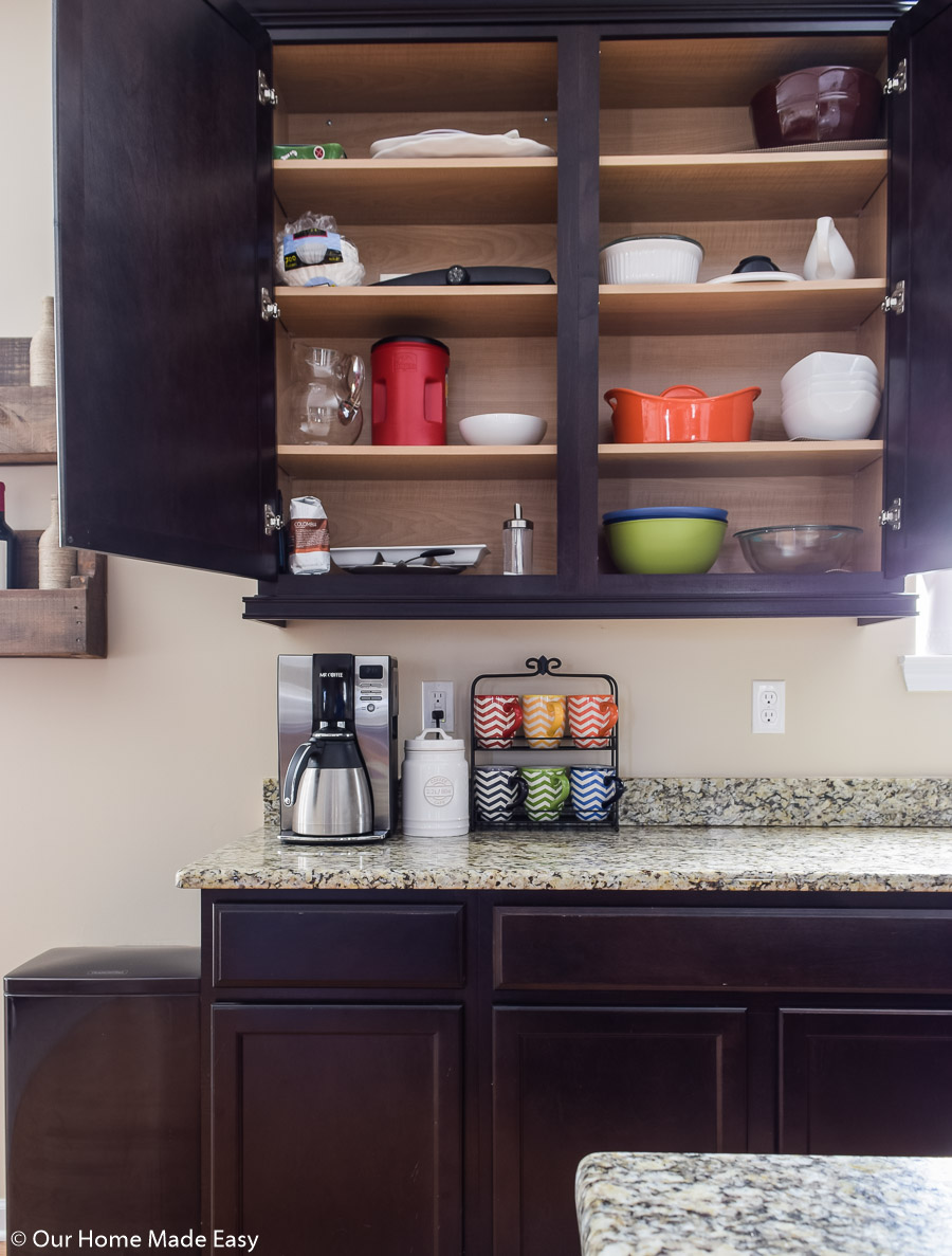 kitchen cabinet organization is key in keeping your kitchen organized