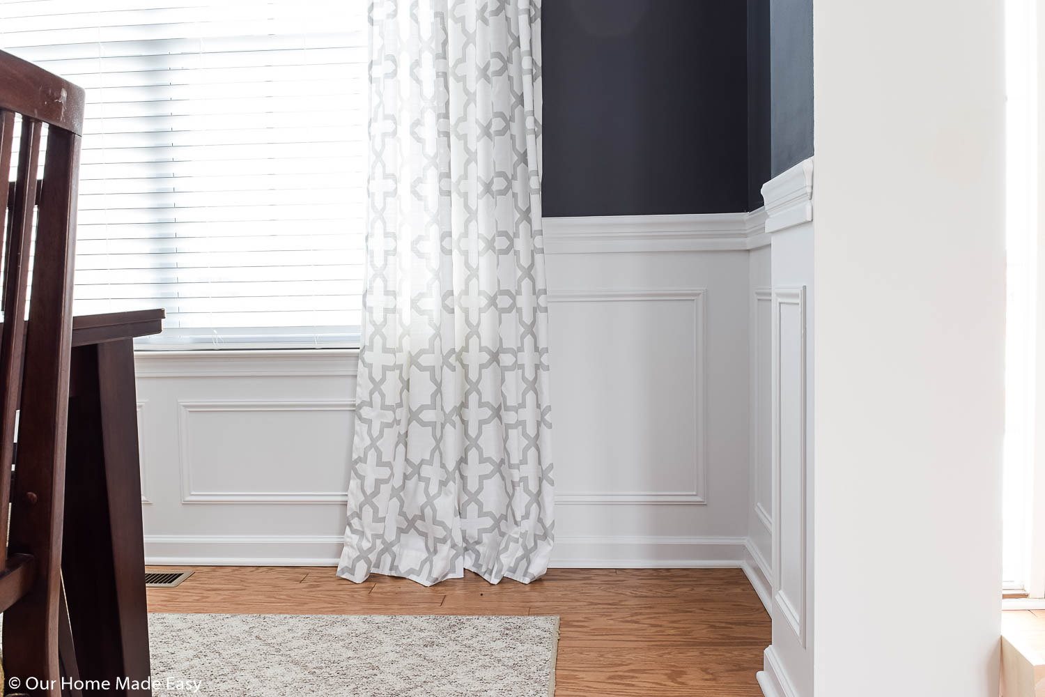 wainscoting in dining room