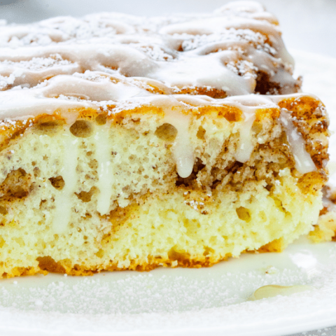 Easy Cinnamon Roll Cake