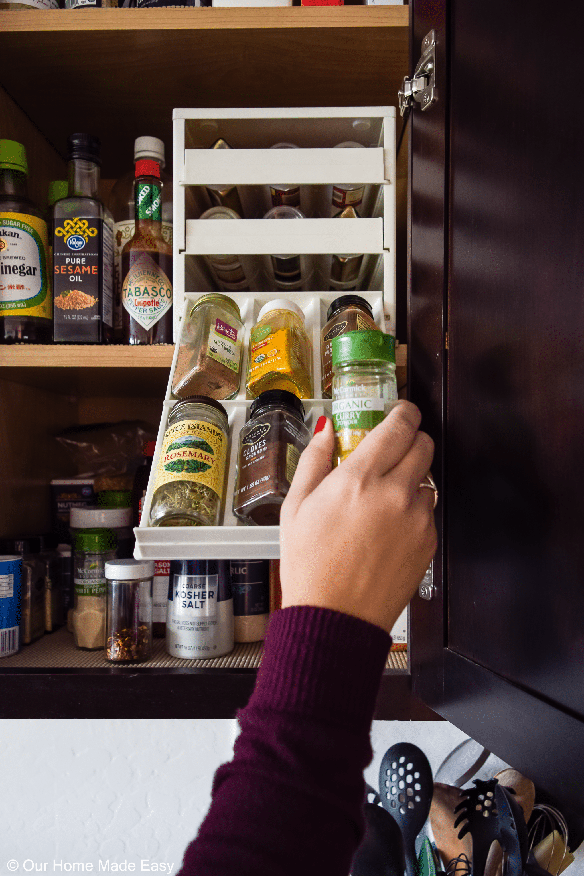 4 Jar Spice Rack Filled with Spices