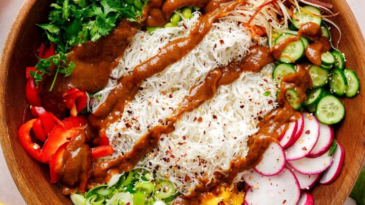 Image for Delicious Spring Roll Salad With Peanut Dressing