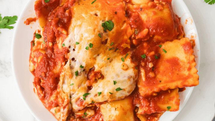 finished slow cooker ravioli on plate