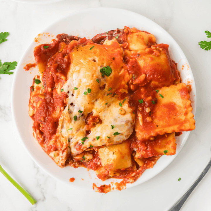 finished slow cooker ravioli on plate