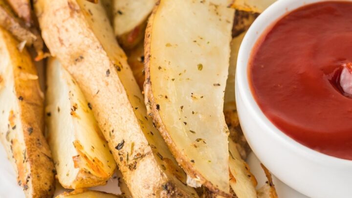 crispy garlic parmesan potato wedges