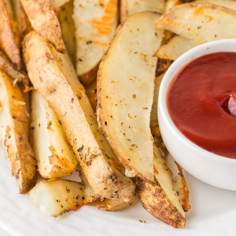 crispy garlic parmesan potato wedges