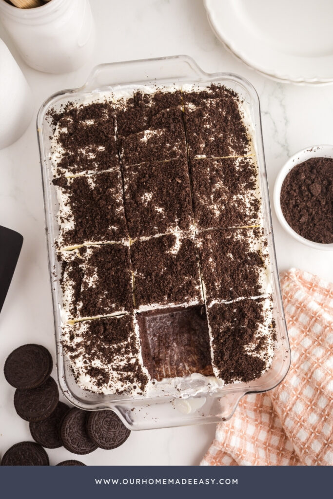 slice of oreo cake